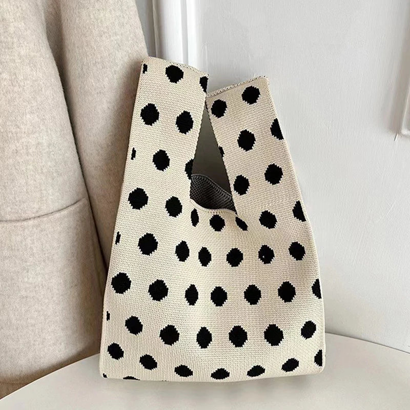 Patterned B&W Knit Mini Wrist Bag 981