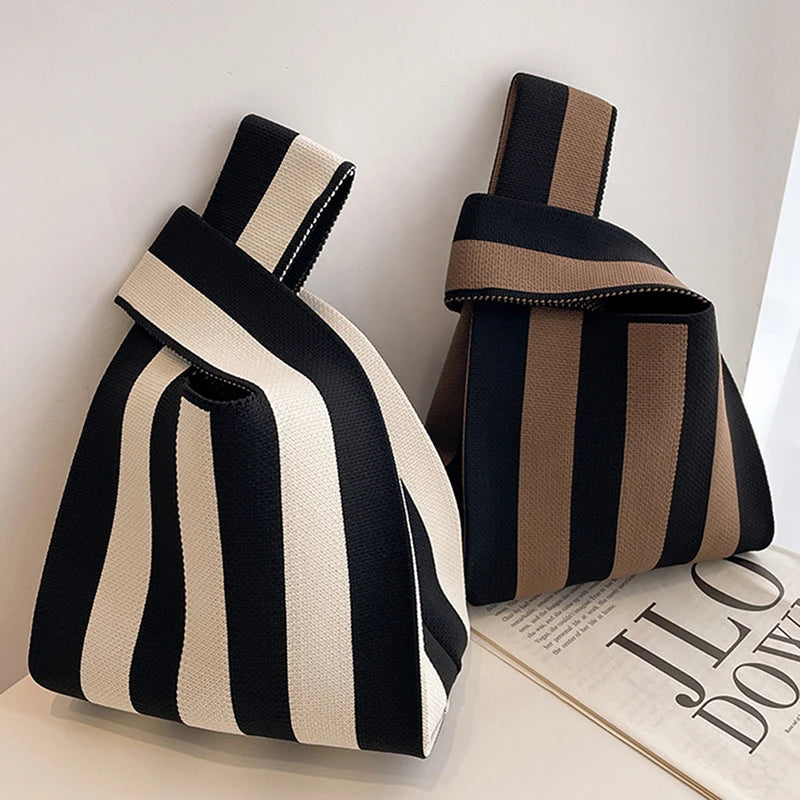 Patterned B&W Knit Mini Wrist Bag 981