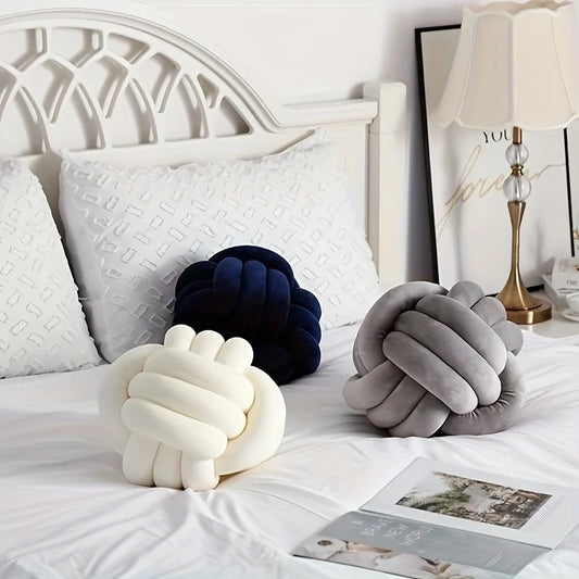 Minimalist Cozy Knot Pillow 987