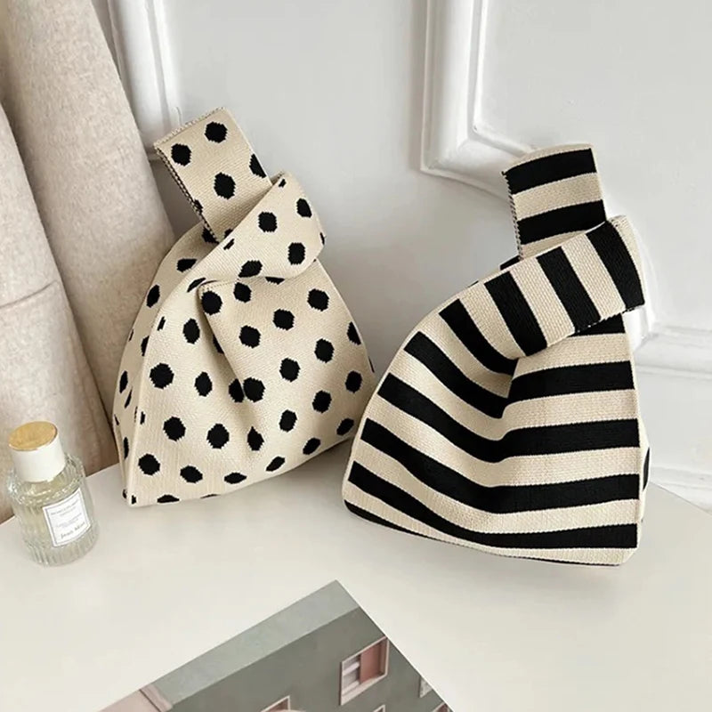 Patterned B&W Knit Mini Wrist Bag 981