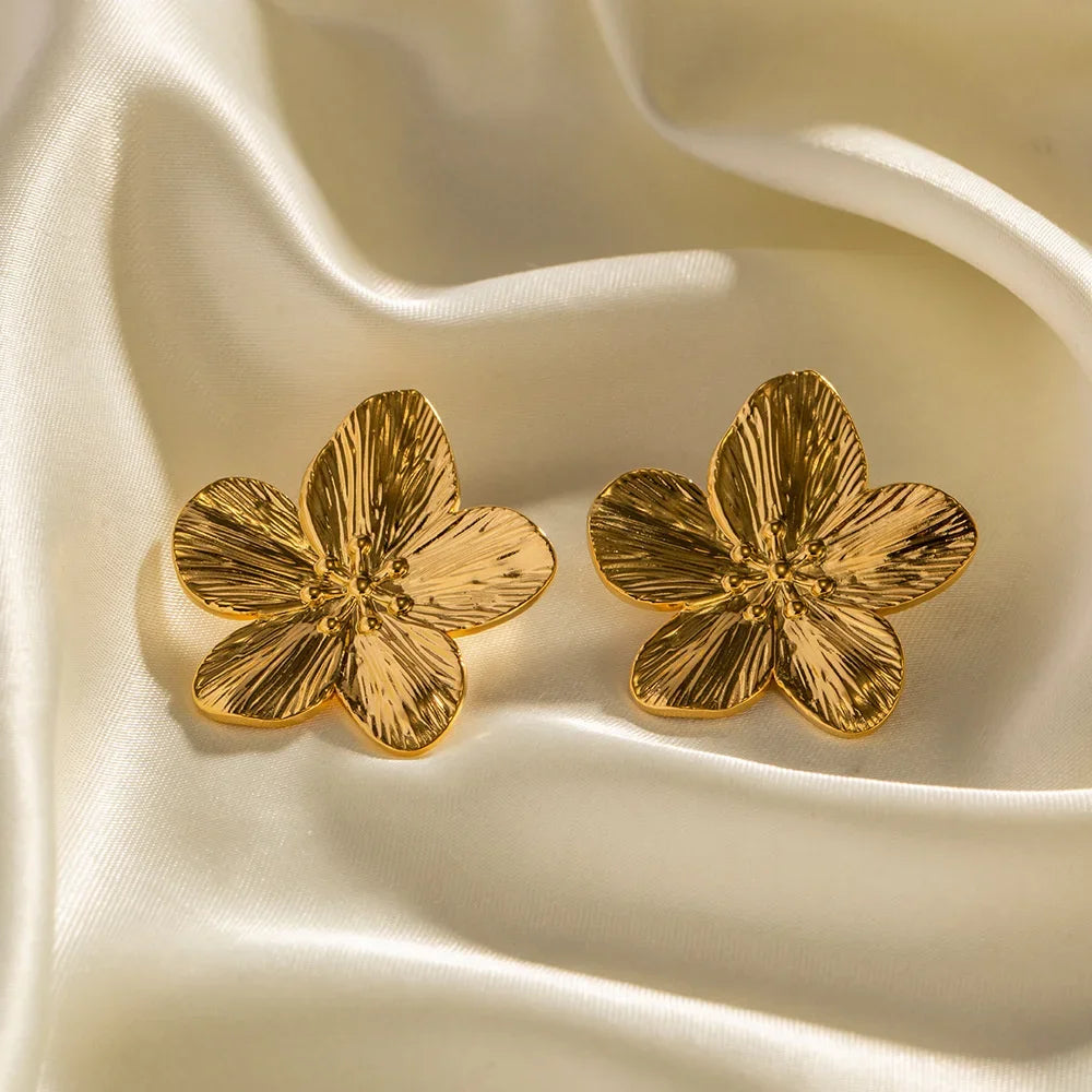 French Vintage Gold Color Flower Stud Earrings Fashion Alloy Earrings For Women Trendy Luxury Party Jewelry 931